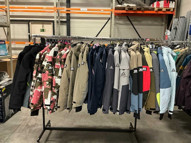Partij diverse rehall dames snow jackets (61x) - afbeelding 1 van  33