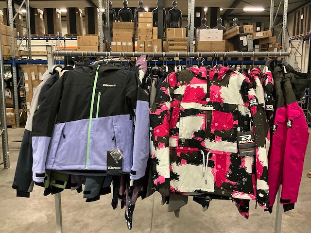 Partij diverse rehall girls snow jackets (36x) - afbeelding 7 van  13