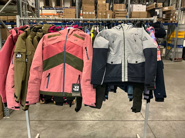 Partij diverse rehall girls snow jackets (38x) - afbeelding 12 van  16
