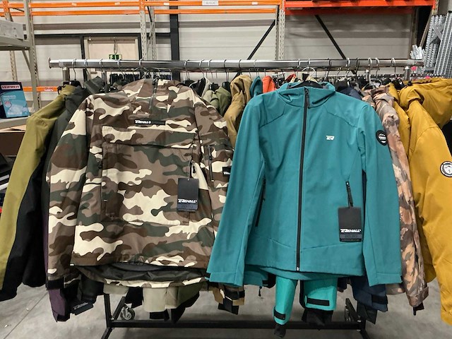 Partij diverse rehall heren snow jackets (45x) - afbeelding 21 van  23