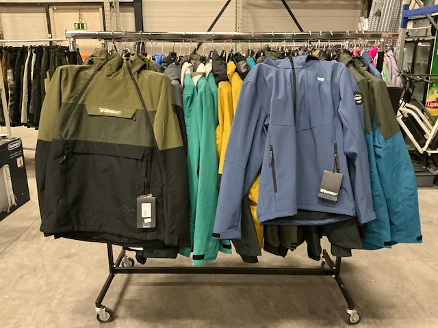 Partij diverse rehall heren (snow) jackets (50x) - afbeelding 12 van  18