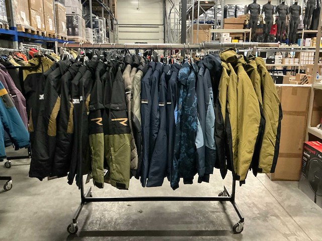 Partij diverse rehall heren (snow)jackets (48x) - afbeelding 12 van  27