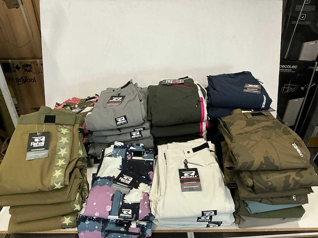 Partij diverse rehall womens snowpants (96x) - afbeelding 12 van  26