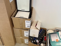 Partij diverse retouren en onderdelen grundfos, vaillant en itho daalderop - afbeelding 4 van  18