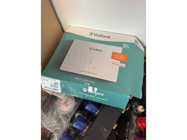 Partij diverse retouren en onderdelen grundfos, vaillant en itho daalderop - afbeelding 8 van  18