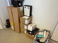 Partij diverse retouren en onderdelen grundfos, vaillant en itho daalderop - afbeelding 1 van  18