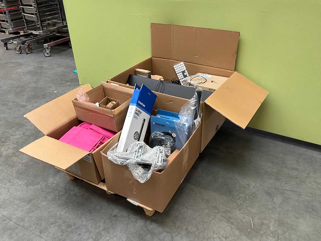 Partij diverse retourgoederen - afbeelding 1 van  12