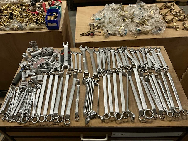 Partij diverse ring-steeksleutels/overige (110x) - afbeelding 1 van  7