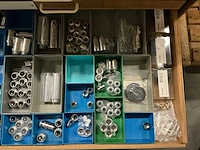 Partij diverse ringen/rozetten/overige installatie benodigdheden - afbeelding 2 van  25
