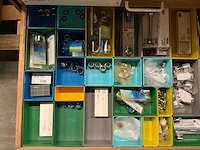 Partij diverse ringen/rozetten/overige installatie benodigdheden - afbeelding 4 van  25