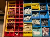 Partij diverse ringen/rozetten/overige installatie benodigdheden - afbeelding 17 van  25