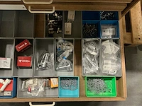 Partij diverse ringen/rozetten/overige installatie benodigdheden - afbeelding 20 van  25