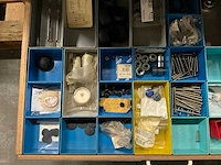 Partij diverse ringen/rozetten/overige installatie benodigdheden - afbeelding 22 van  25