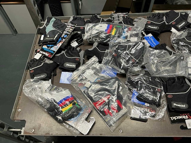 Partij diverse roeckl sports handschoenen (122x) - afbeelding 5 van  12
