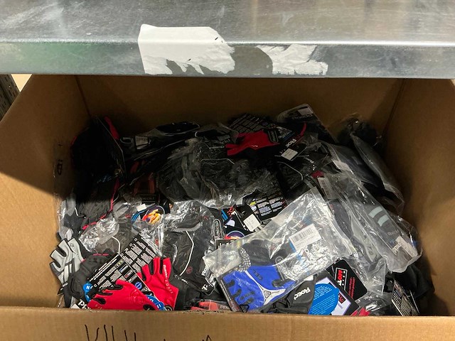 Partij diverse roeckl sports handschoenen (340x) - afbeelding 14 van  15
