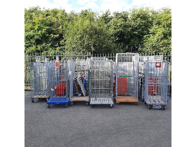 Partij diverse rolcontainers - afbeelding 1 van  9