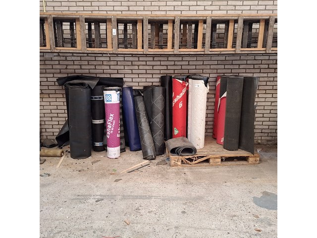 Partij diverse rollen dakleer - afbeelding 1 van  20