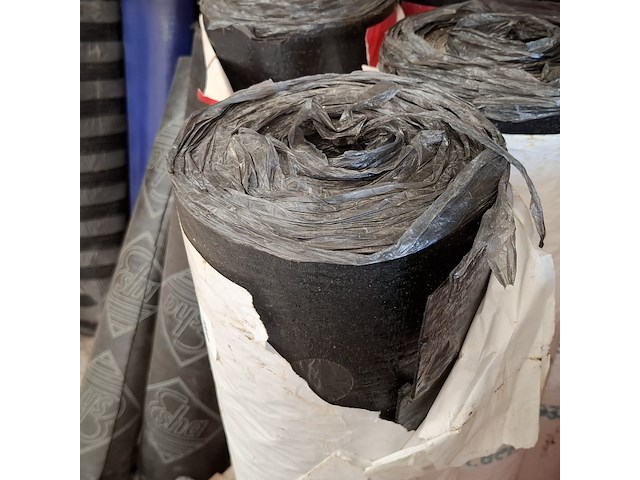 Partij diverse rollen dakleer - afbeelding 17 van  20