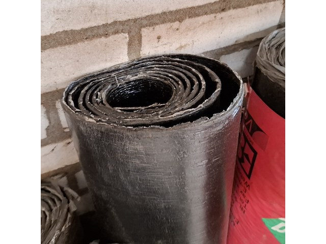 Partij diverse rollen dakleer - afbeelding 20 van  20