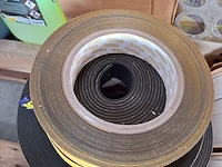 Partij diverse rollen tape en schuimband / celrubber - afbeelding 6 van  14