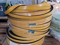 Partij diverse rollen tape en schuimband / celrubber - afbeelding 8 van  14