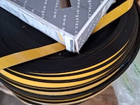 Partij diverse rollen tape en schuimband / celrubber - afbeelding 11 van  14