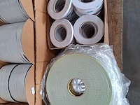 Partij diverse rollen tape en schuimband / celrubber - afbeelding 13 van  14