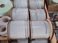 Partij diverse rollen tape en schuimband / celrubber - afbeelding 14 van  14