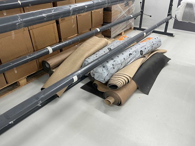 Partij diverse rollen tapijt en vinyl - afbeelding 2 van  3