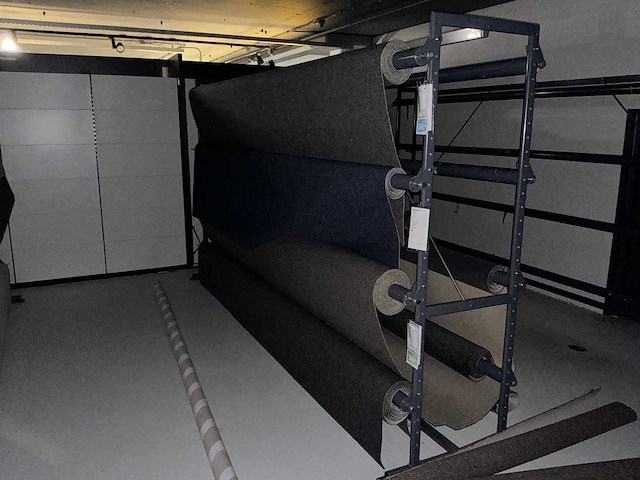 Partij diverse rollen vloerbedekking - afbeelding 1 van  11