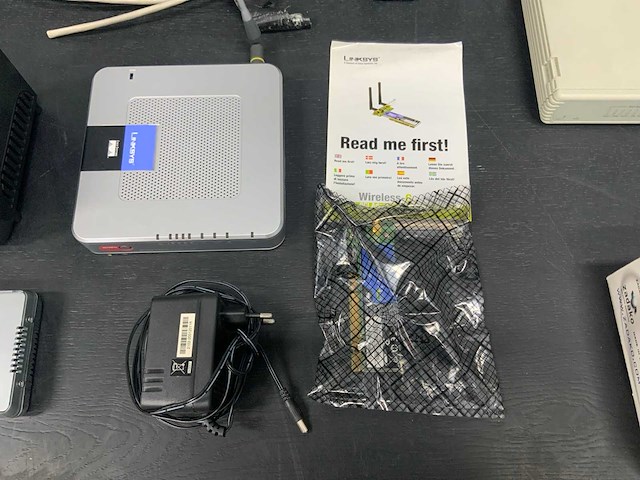 Partij diverse routers, kabels en toebehoren - afbeelding 11 van  16