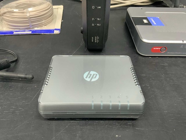 Partij diverse routers, kabels en toebehoren - afbeelding 14 van  16