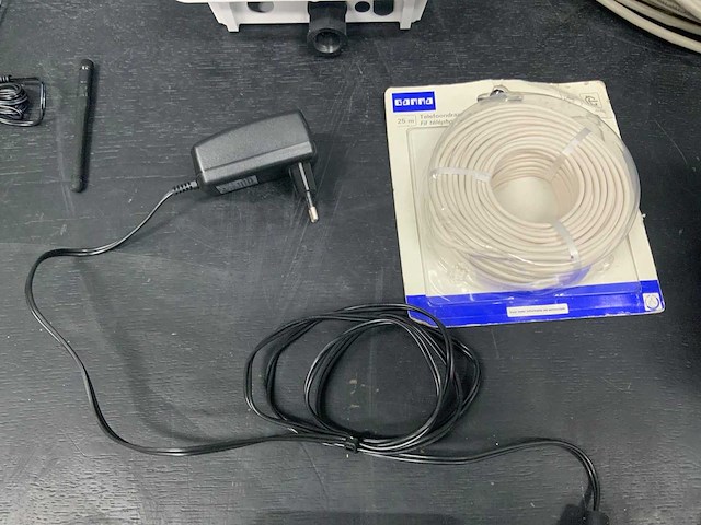 Partij diverse routers, kabels en toebehoren - afbeelding 16 van  16