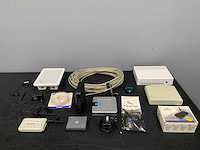 Partij diverse routers, kabels en toebehoren - afbeelding 1 van  16