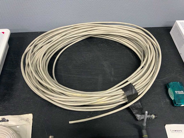 Partij diverse routers, kabels en toebehoren - afbeelding 5 van  16