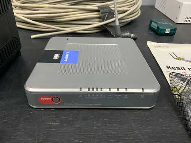 Partij diverse routers, kabels en toebehoren - afbeelding 4 van  16