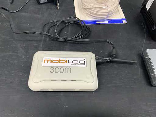 Partij diverse routers, kabels en toebehoren - afbeelding 7 van  16