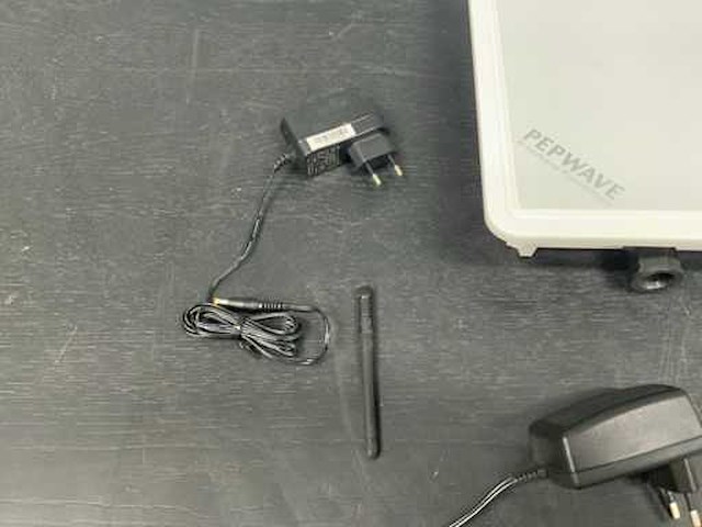 Partij diverse routers, kabels en toebehoren - afbeelding 10 van  16