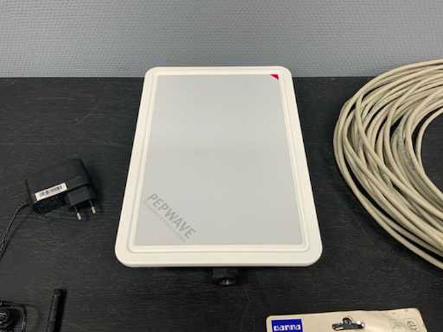 Partij diverse routers, kabels en toebehoren - afbeelding 11 van  16