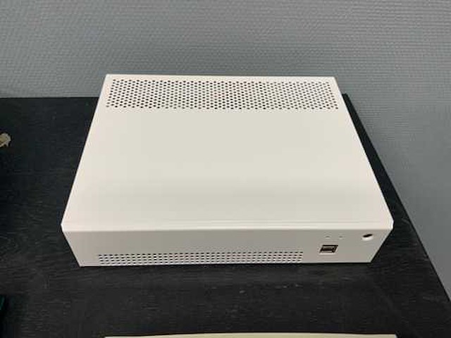 Partij diverse routers, kabels en toebehoren - afbeelding 13 van  16