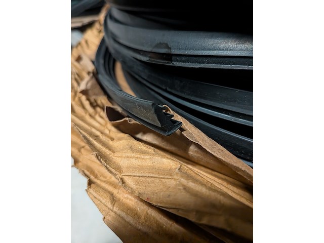 Partij diverse rubber profielen - afbeelding 13 van  31