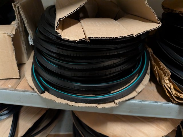 Partij diverse rubber profielen - afbeelding 14 van  31