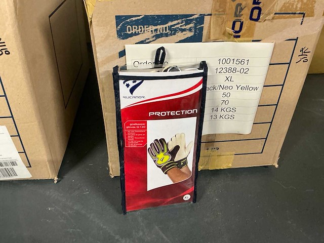 Partij diverse rucanor keepershandschoenen (150x) - afbeelding 4 van  7