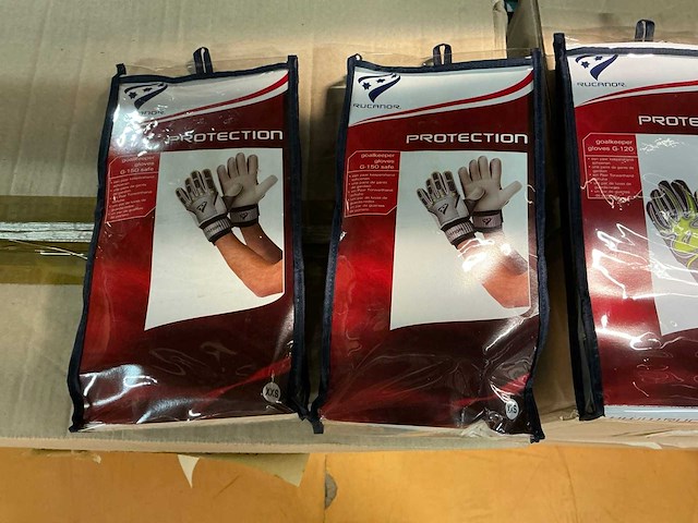Partij diverse rucanor protection goalkeeper gloves (260x) - afbeelding 5 van  10