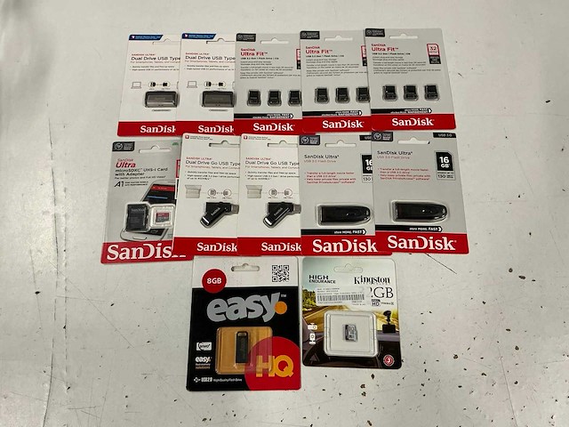 Partij diverse sandisk items (12x) - afbeelding 1 van  7