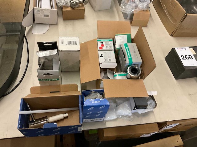 Partij diverse sanitair accessoires - afbeelding 1 van  5