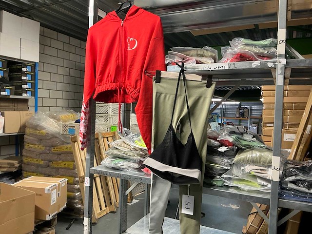 Partij diverse sarah diana dames gym kleding (52x) - afbeelding 1 van  8