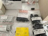 Partij diverse schakelklokken/schroefvoeten/printrelais/vrijloopdiode etc (782x) - afbeelding 6 van  16