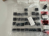 Partij diverse schakelklokken/schroefvoeten/printrelais/vrijloopdiode etc (782x) - afbeelding 12 van  16