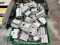 Partij diverse schakelmateriaal o.a. hager, emat - afbeelding 4 van  6